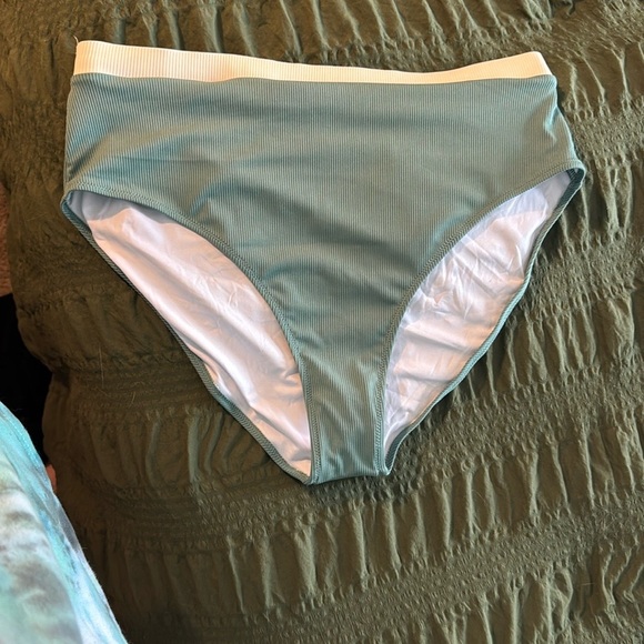 Green Ribbed Bikini Set - New - Picture 3 of 4